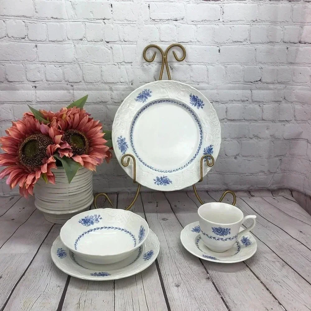 vintage Springfield (Blue Flowers) by JOHNSON BROTHERS 5pc set cottagecore
